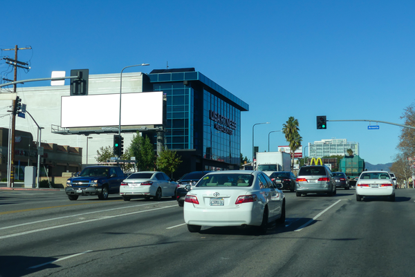 Van Nuys WS 80ft N/O Arminta (NO EXT) F/S - 2
