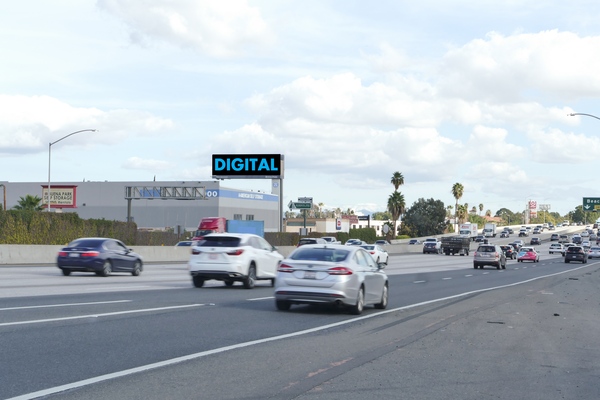 Artesia Frwy NS 0.3mi E/O Knott F/W - 1