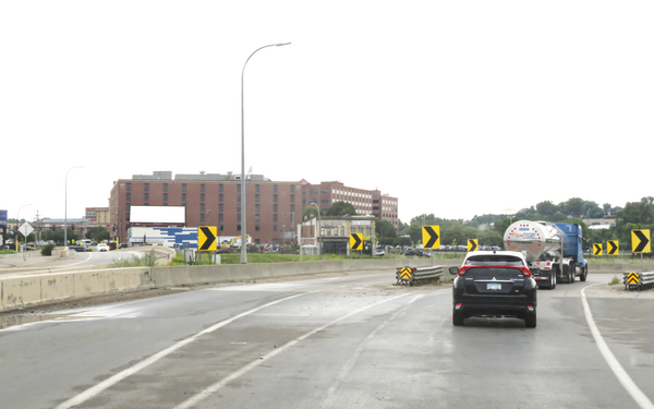 Lafayette Rd ES 100ft N/O E. 7th St F/S - 2