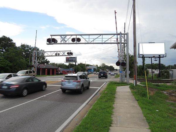 Oakridge Rd NS 250ft W/O Orange Ave F/E - Single