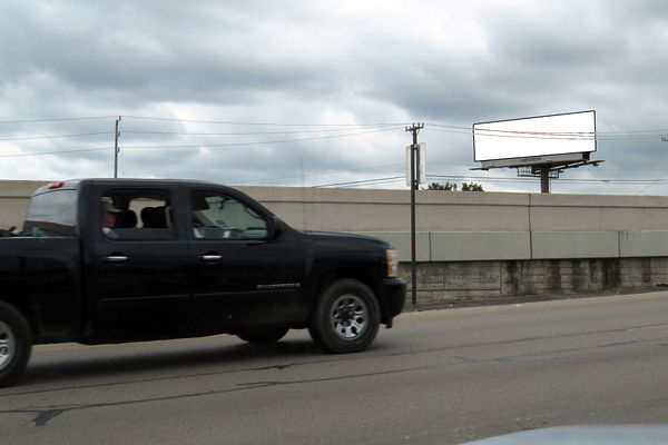 US 281 N ES 0.2mi S/O FM 1863 F/N - 1