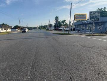 E/S Beal Pkwy @ Kelly Ave F/S