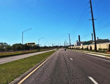 S/S US 92 800 FT E/O CANAL DR. W/B
