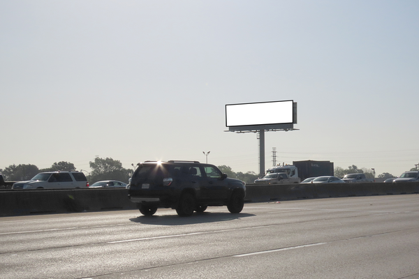 I-45 Gulf Frwy ES 100ft S/O Howard F/N - 1