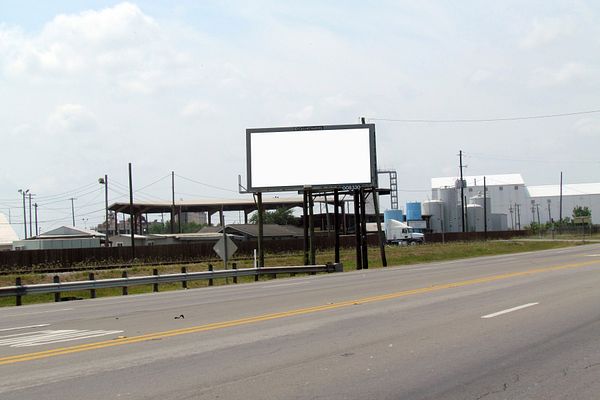 Almeda ES 350ft S/O Almeda Plaza F/N - 1