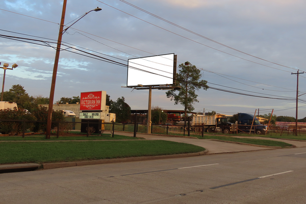 Telephone WS 0.6mi S/O Fuqua F/S - 1