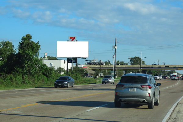 Main WS 437ft S/O I-10 East F/S - 1