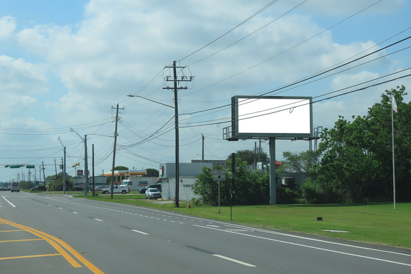 Hwy 3 WS 200ft N/O FM 1959 F/N - 2