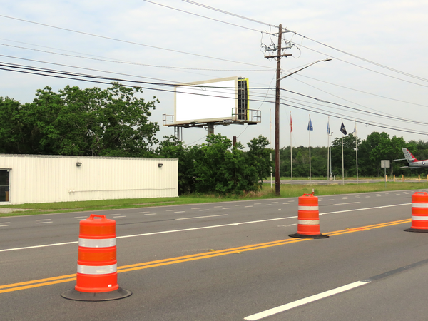 Hwy 3 WS 200ft N/O FM 1959 F/S - 1