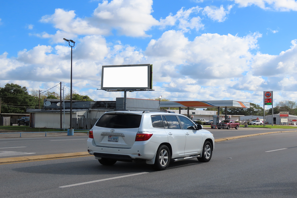 Hwy 6 NS 635ft E/O Business Hwy 35 F/W - 1