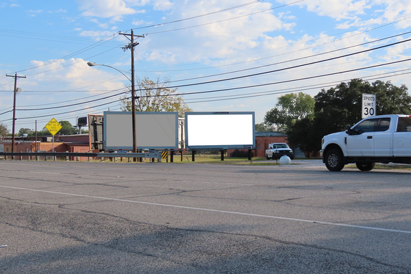 Business Hwy 35 ES 435ft N/O Old Galveston Rd F/S - 2