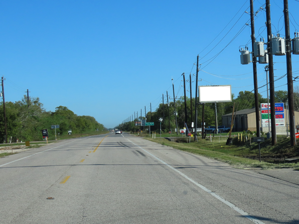 FM 521 ES 75ft N/O County Rd 56 F/S - 2