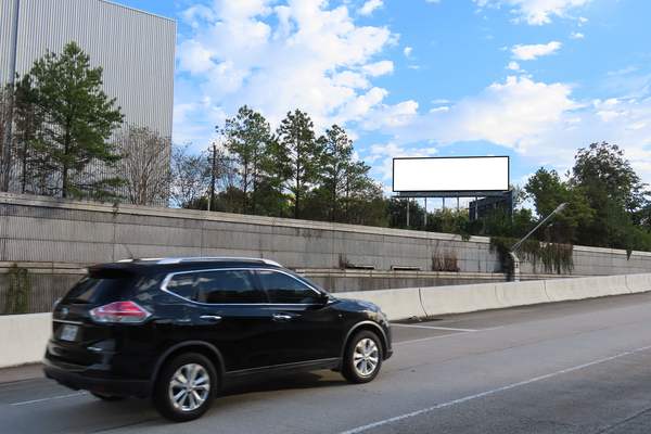 I-69 Southwest Frwy NS 25ft E/O Roseland F/W - 1