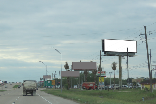Hwy 6 SS 0.75mi W/O FM 521 F/W - 2