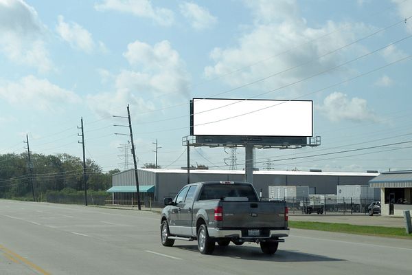Hwy 6 SS 2.2mi W/O Hwy 288 F/W - 2