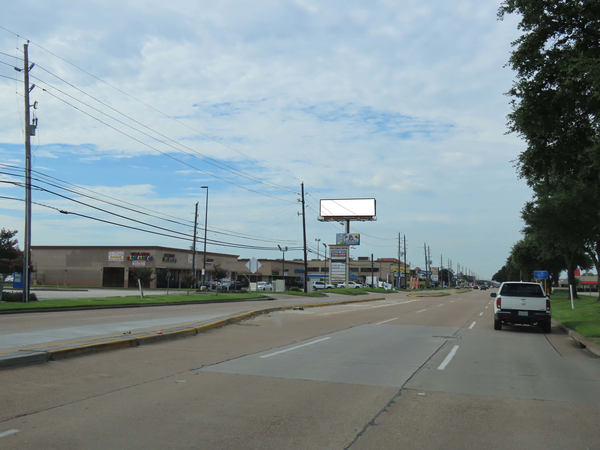 Jones ES 0.1mi S/O Fm 1960 F/N - 1