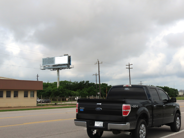 Hwy 332 SS 1mi E/O SH 288 F/E - 2