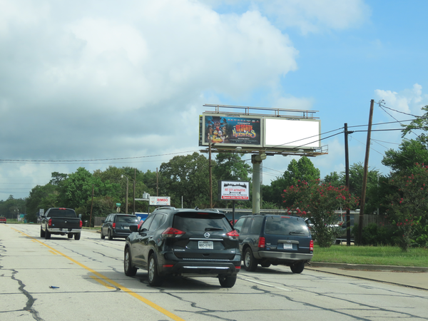 Hwy 75 ES 750ft N/O Loop 336 F/S - 4