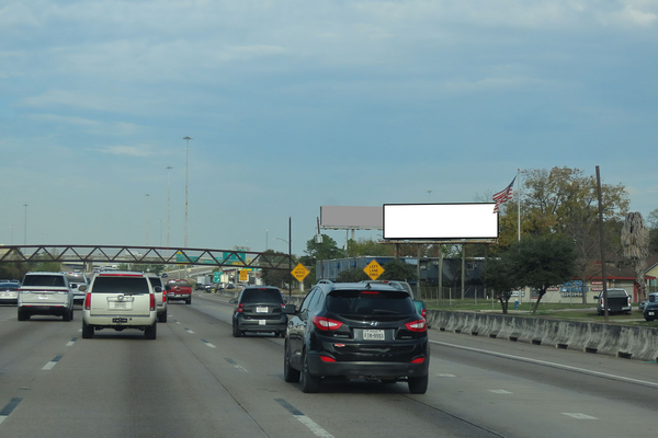 I-45 Gulf Frwy ES 255ft N/O Berkley F/S - 1