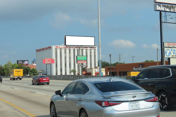 I-45 Gulf Frwy ES 730ft N/O Garland F/S - 2
