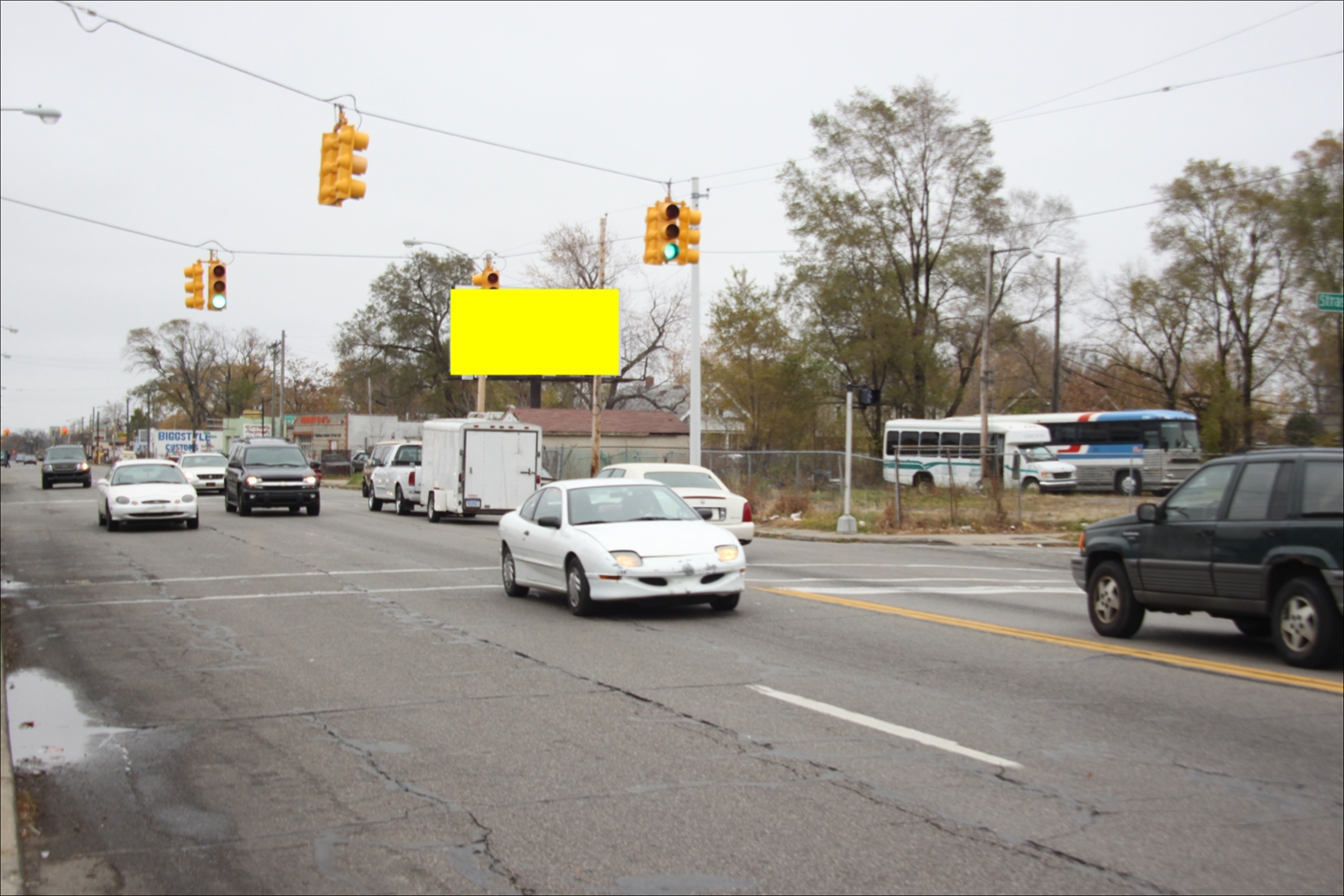 E. McNichols Rd W/O Hamburg St S/S