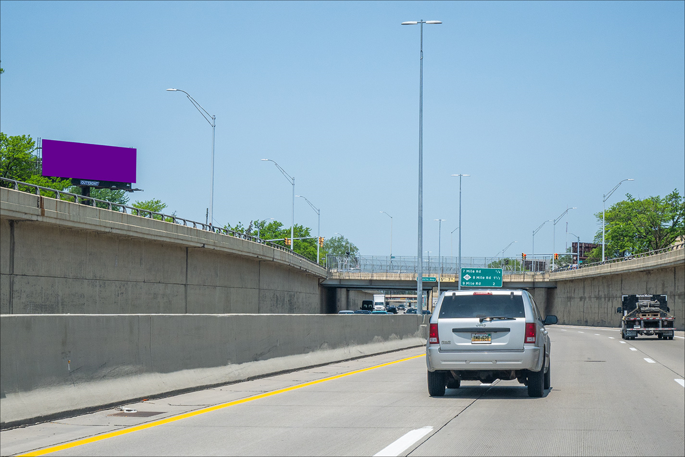 Lodge Fwy E/O Schaefer Hwy W/S