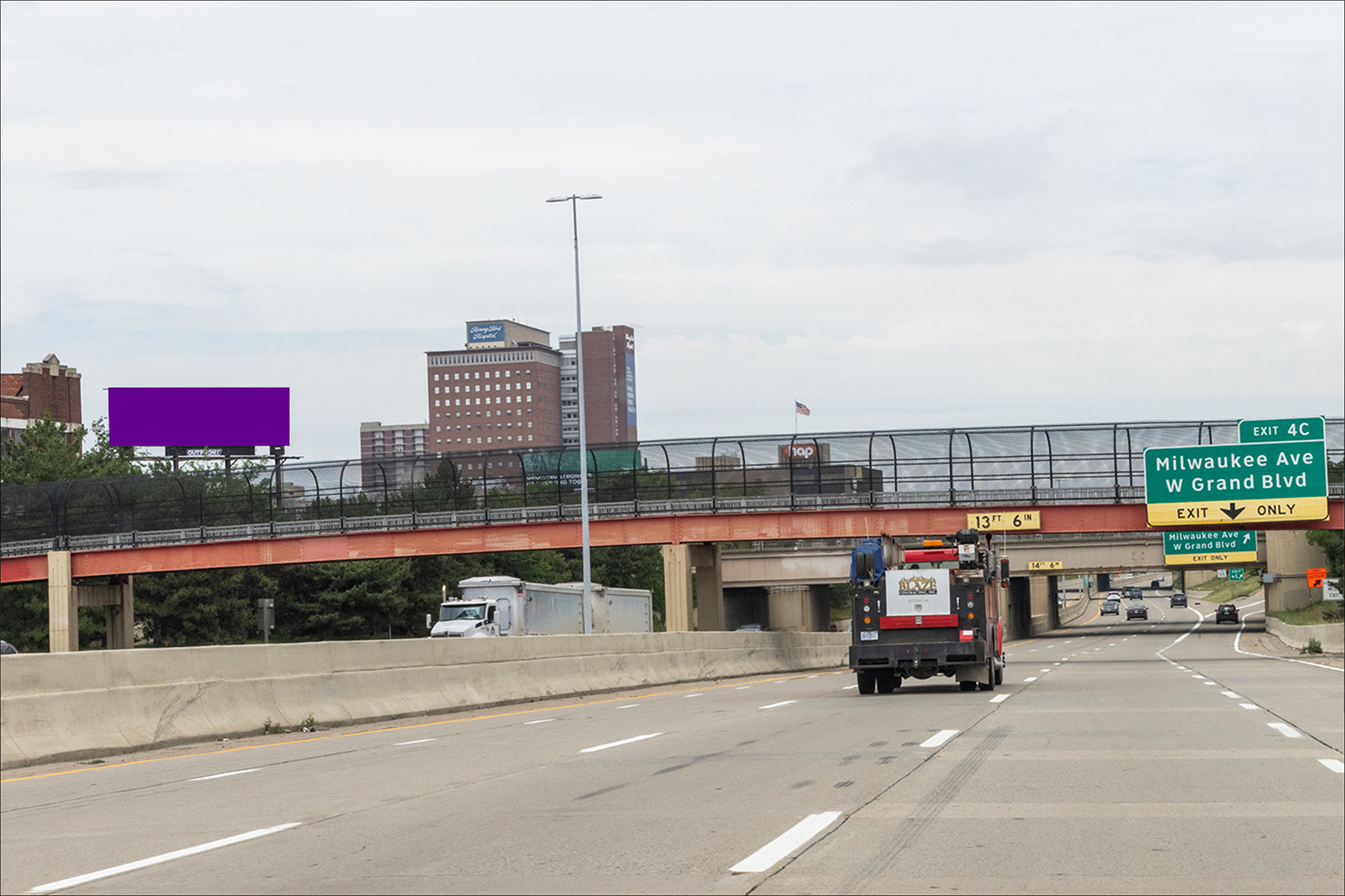 Lodge Fwy .3 mi N/O I-94 Fwy W/S