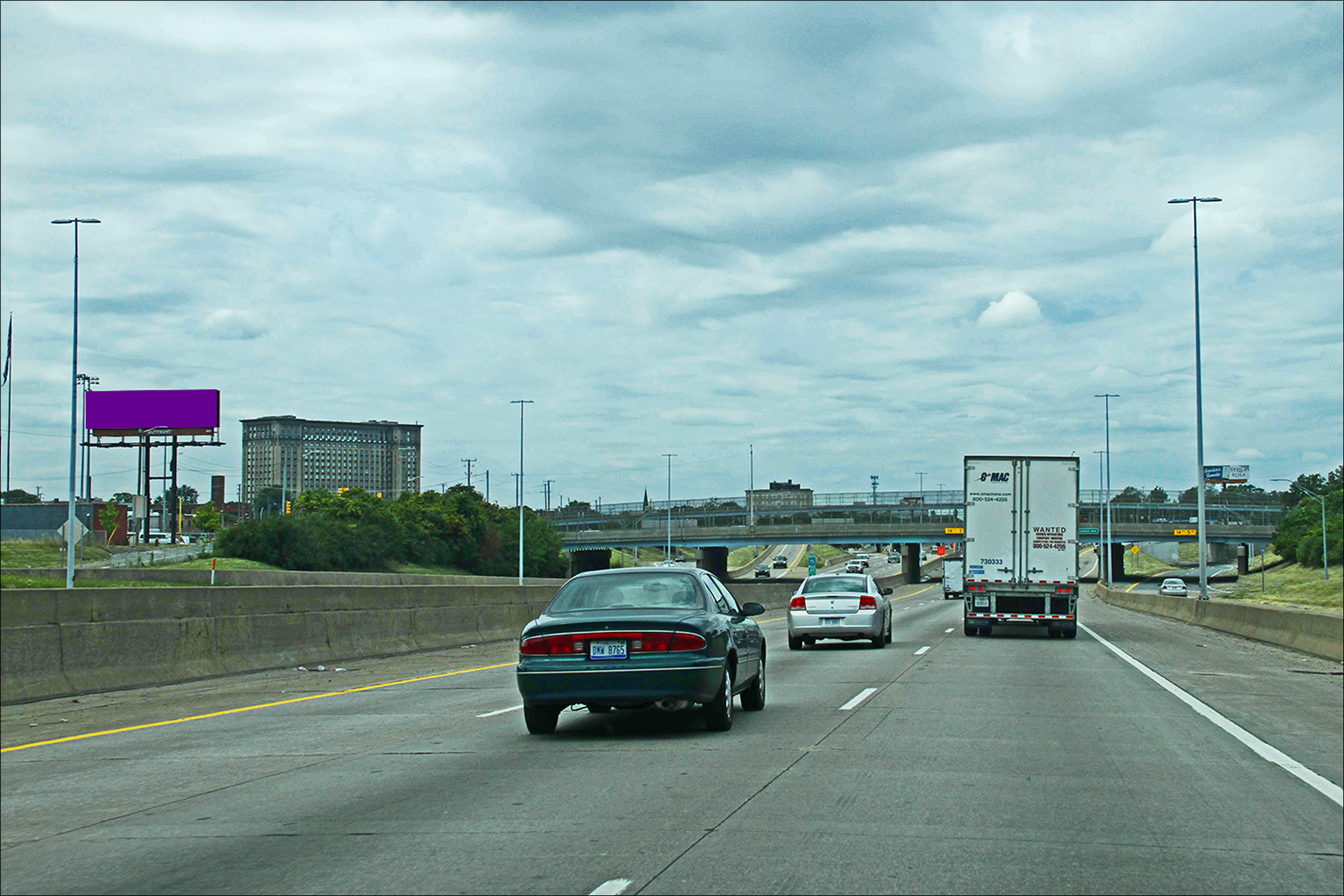 S. I-75 Fwy. E/O Trumbull Ave. S/S