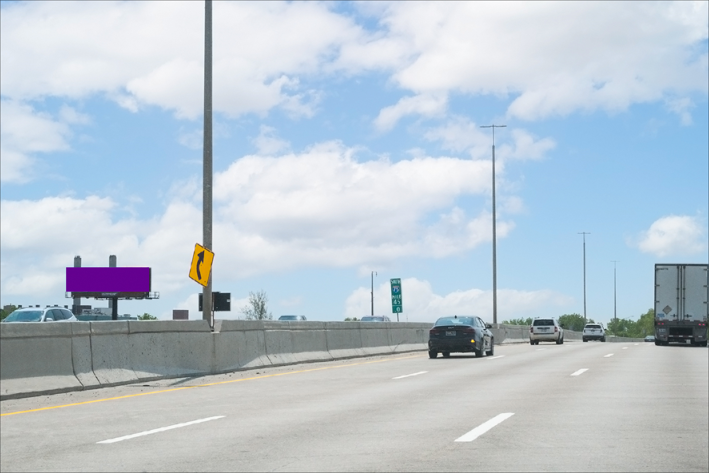 S. I-75 Fwy 225 ft S/O Dearborn E/S