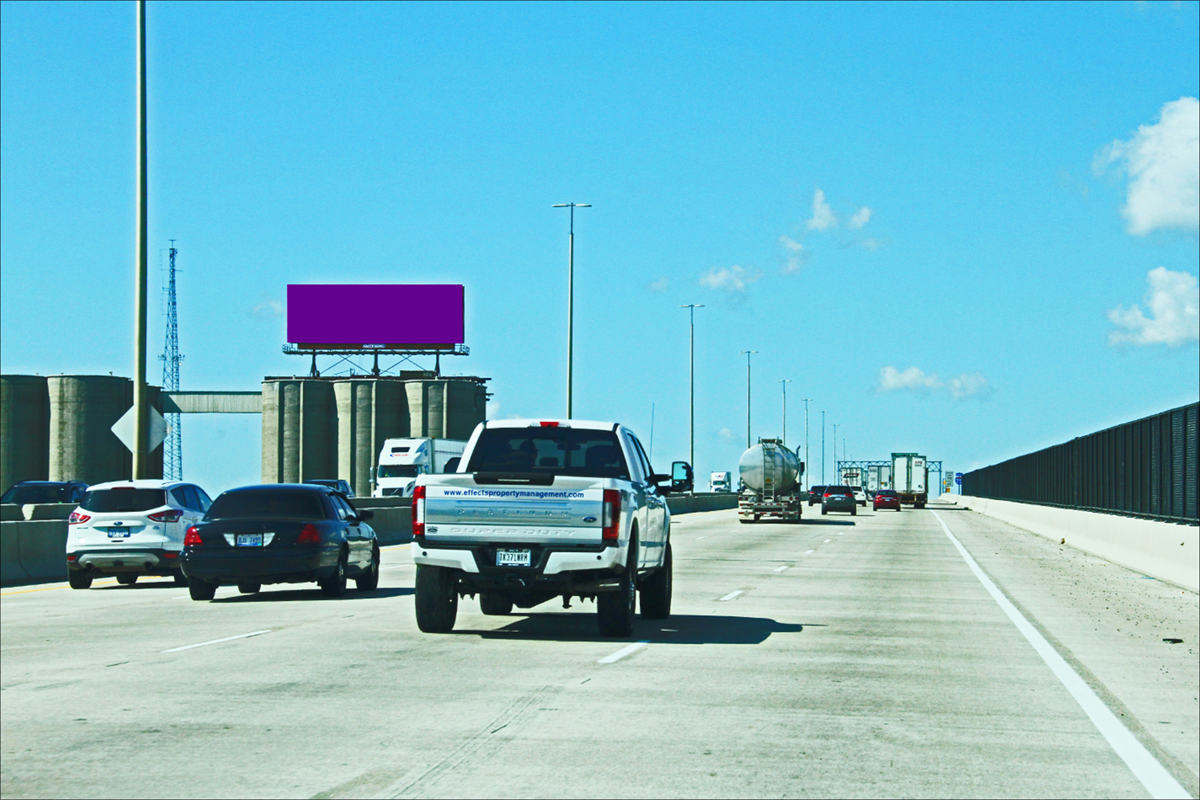 S. I-75 Fwy. N/O Rouge River E/S