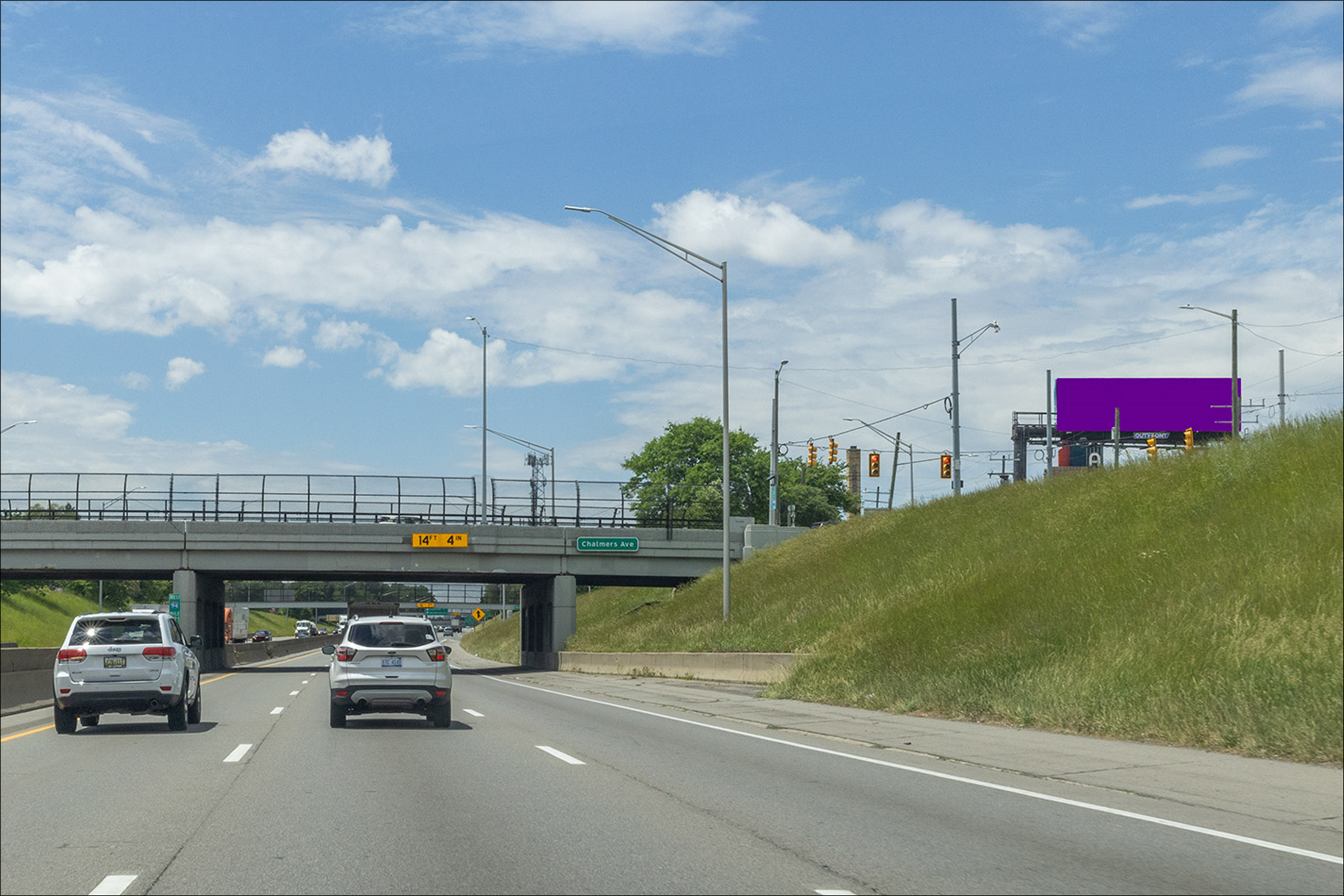 E. I-94 Fwy W/O Chalmers St N/S