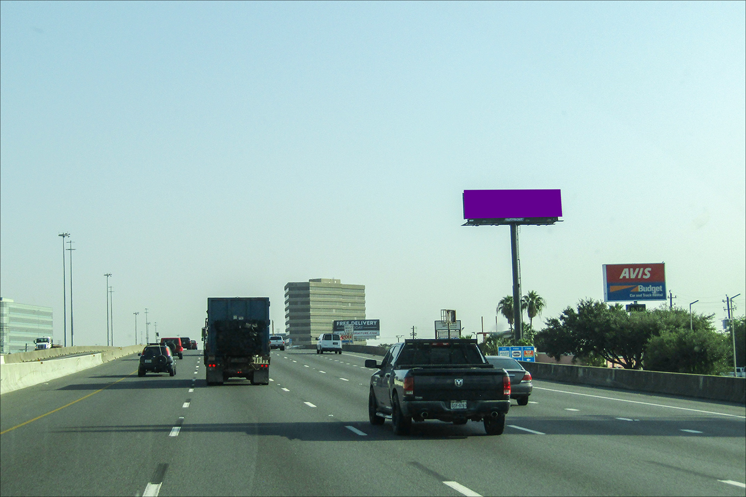 59S 200.00 ft S/O Bissonnet E/S