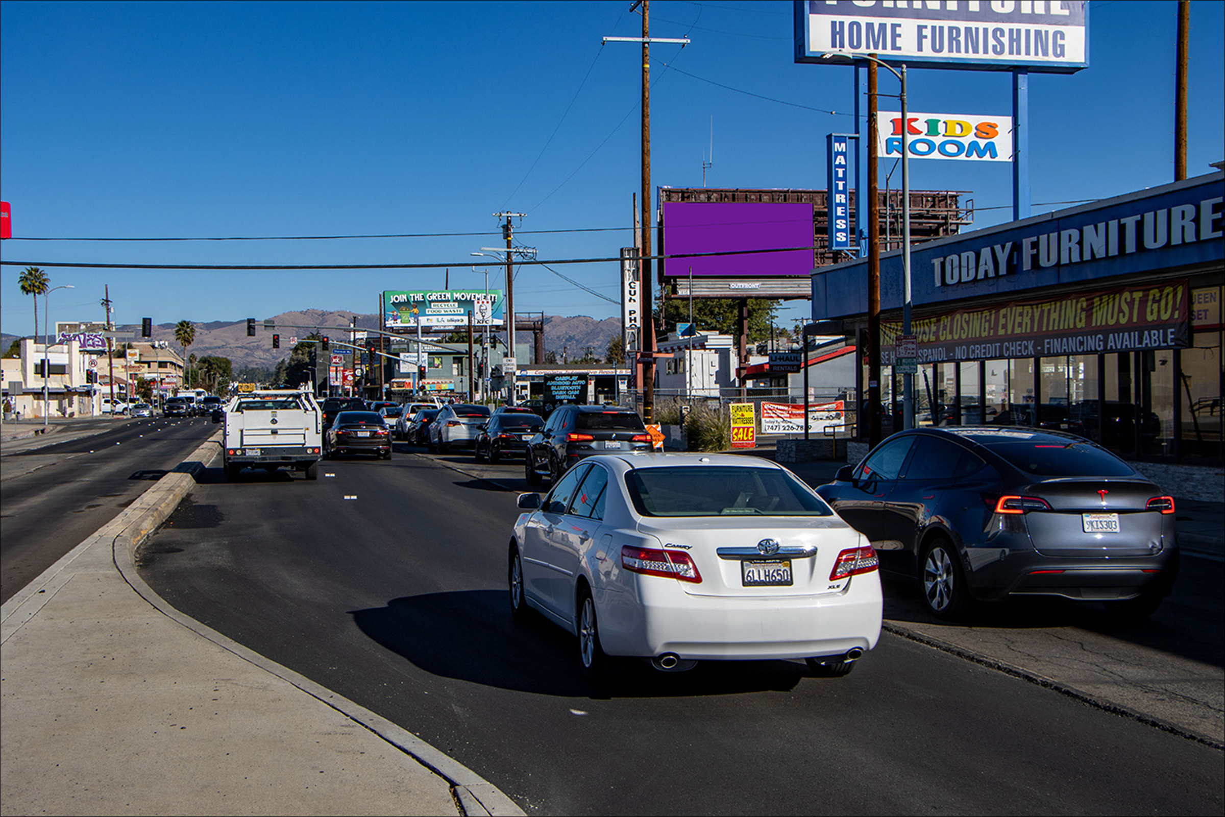 Topanga Cyn E/L S/O Sherman Way SE (TP)