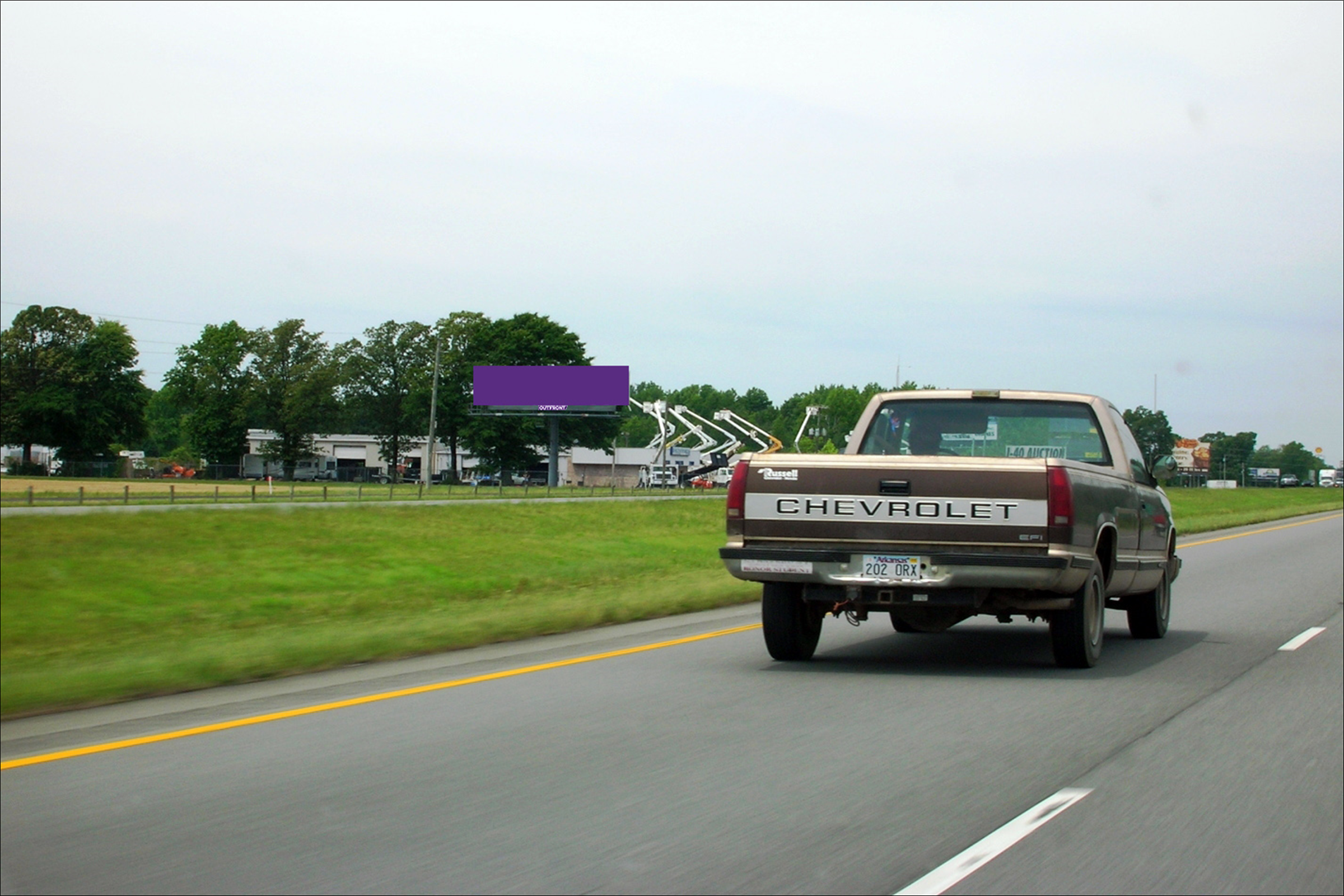 S/S I-40, .8E AR 31-LONOKE EXIT*