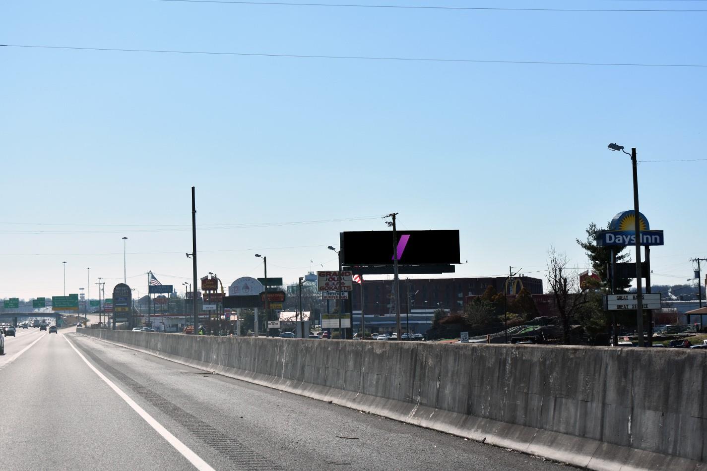 W/L Briley Pkwy .2 mi W/O McGavock Pike
