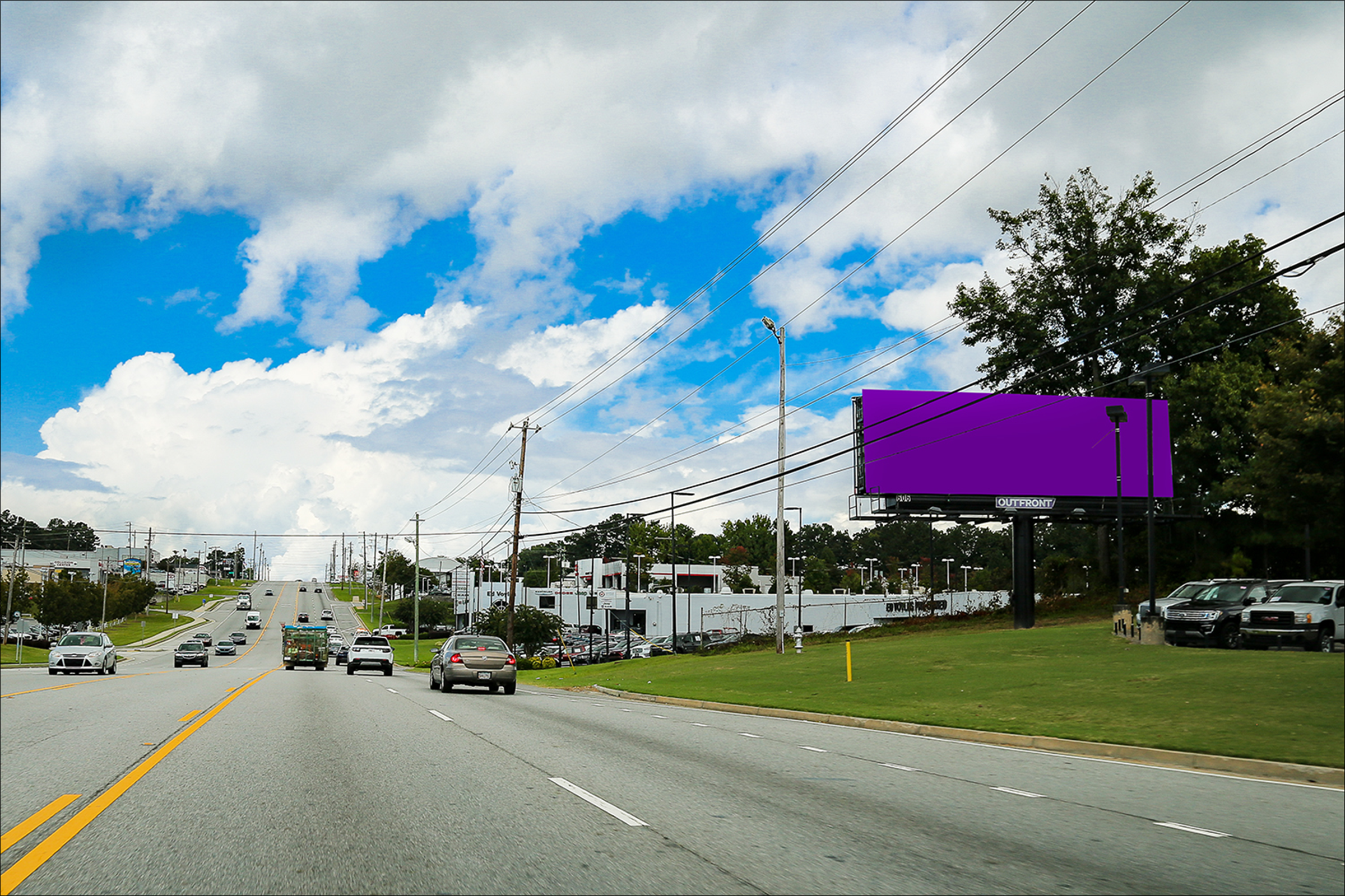 Cobb Pkwy 0.15 mi N/O Barclay Circle E/S