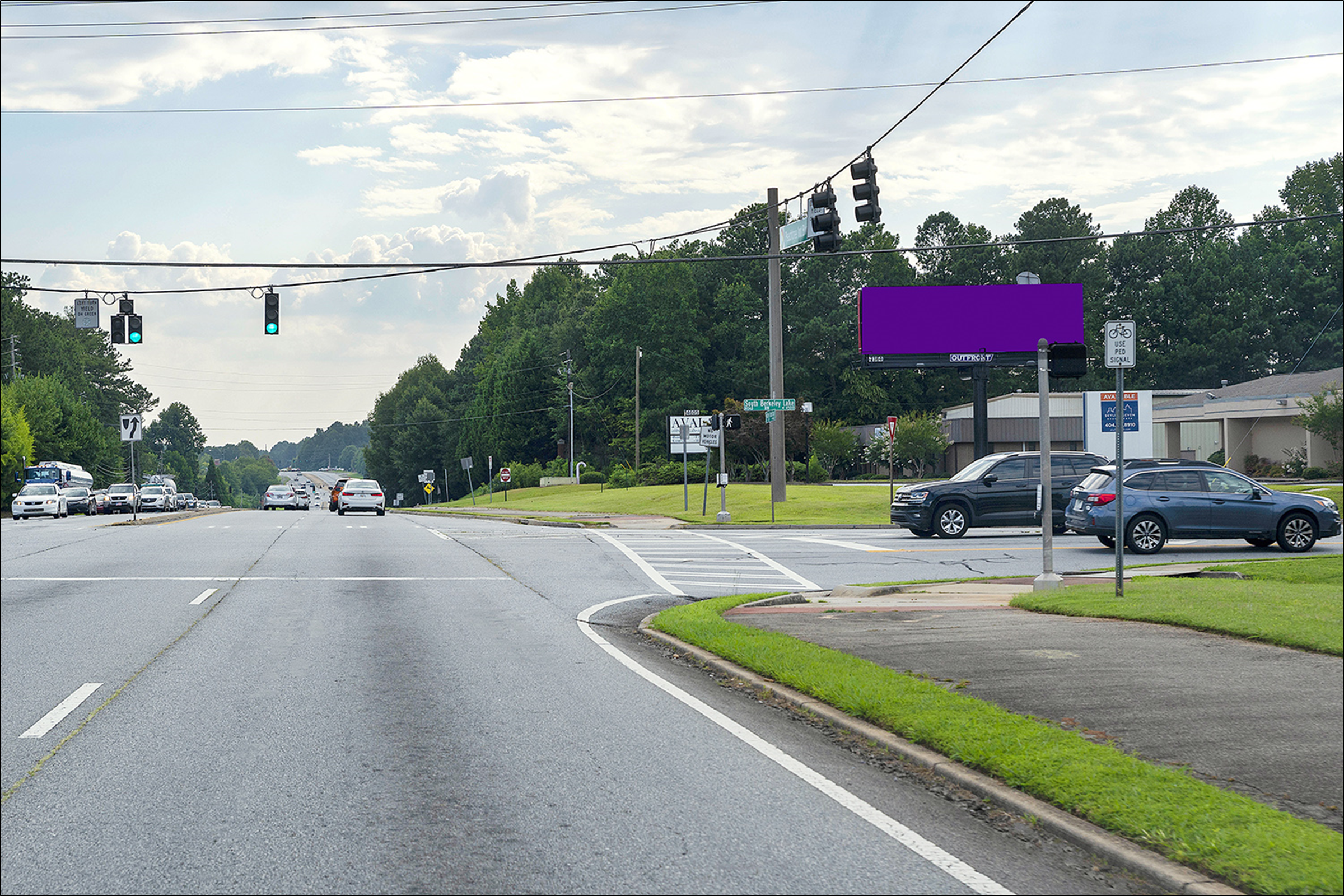 Peachtree Industrial Blvd 275 ft S/O S Berkeley Lake Rd W/S