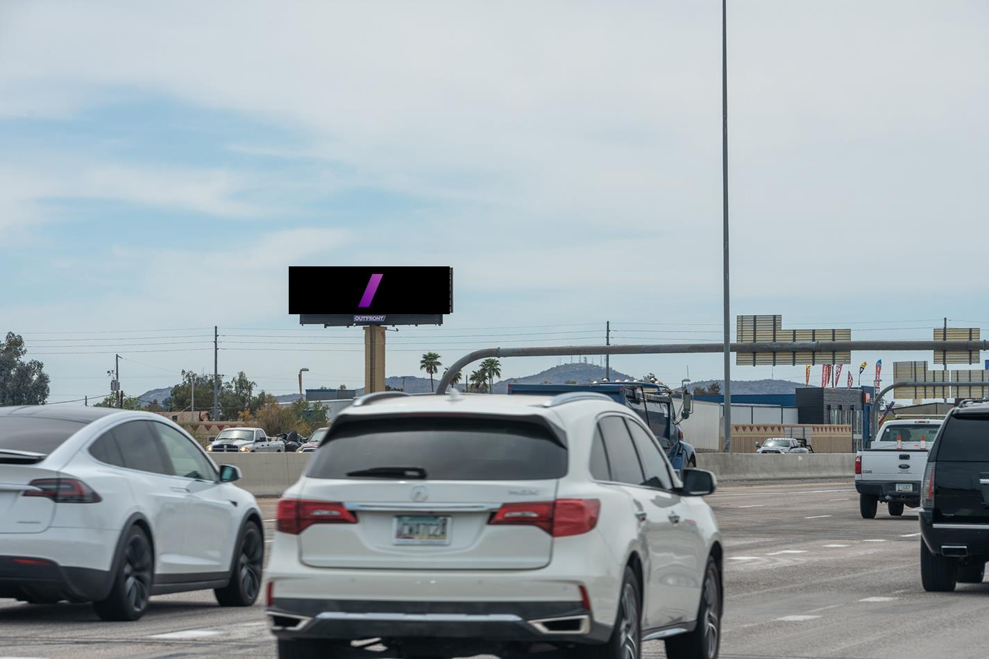 I-17 (Arizona Veterans Hwy) 870 ft S/O Deer Valley Rd E/S