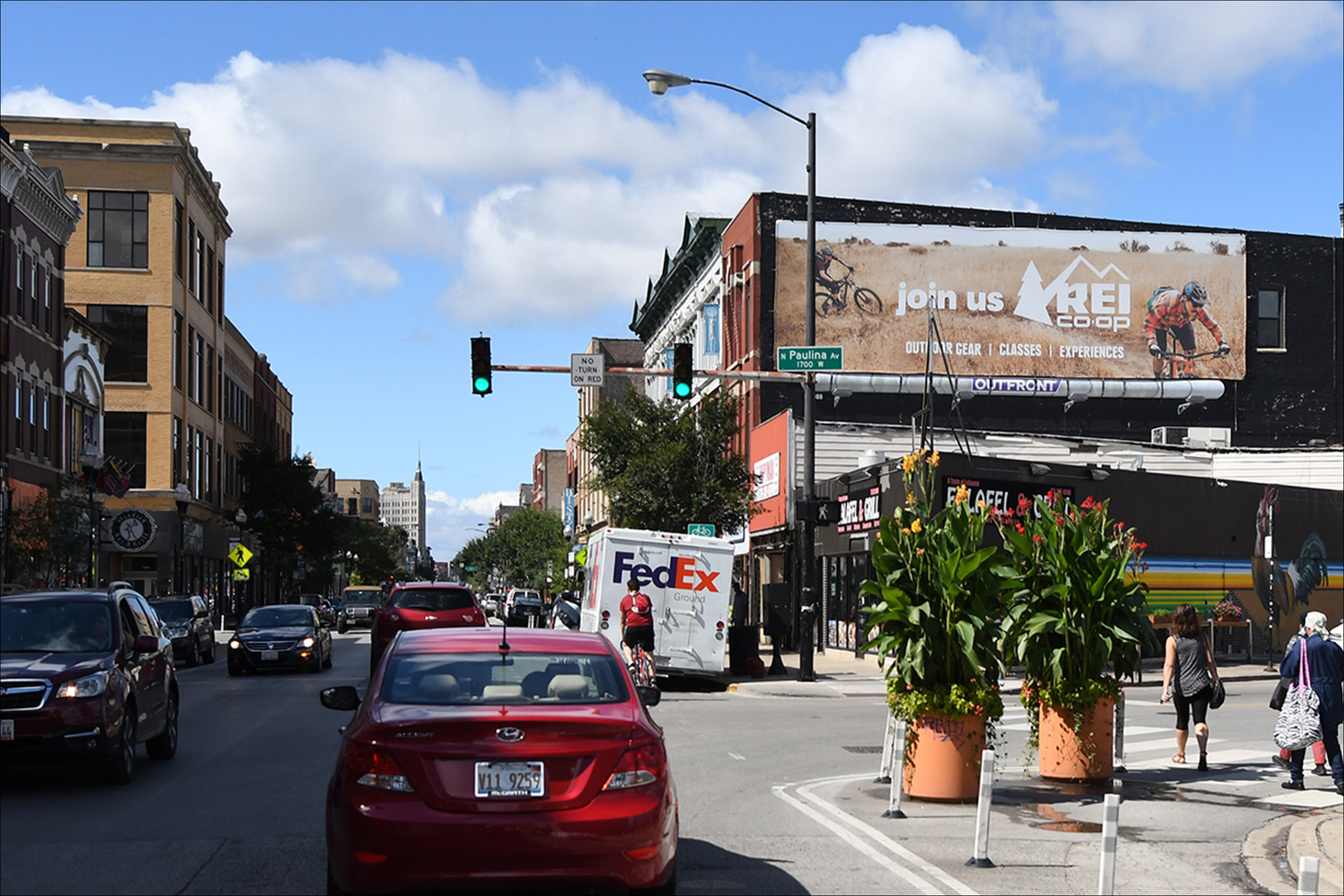 Milwaukee Avenue @ Paulina Street E/L