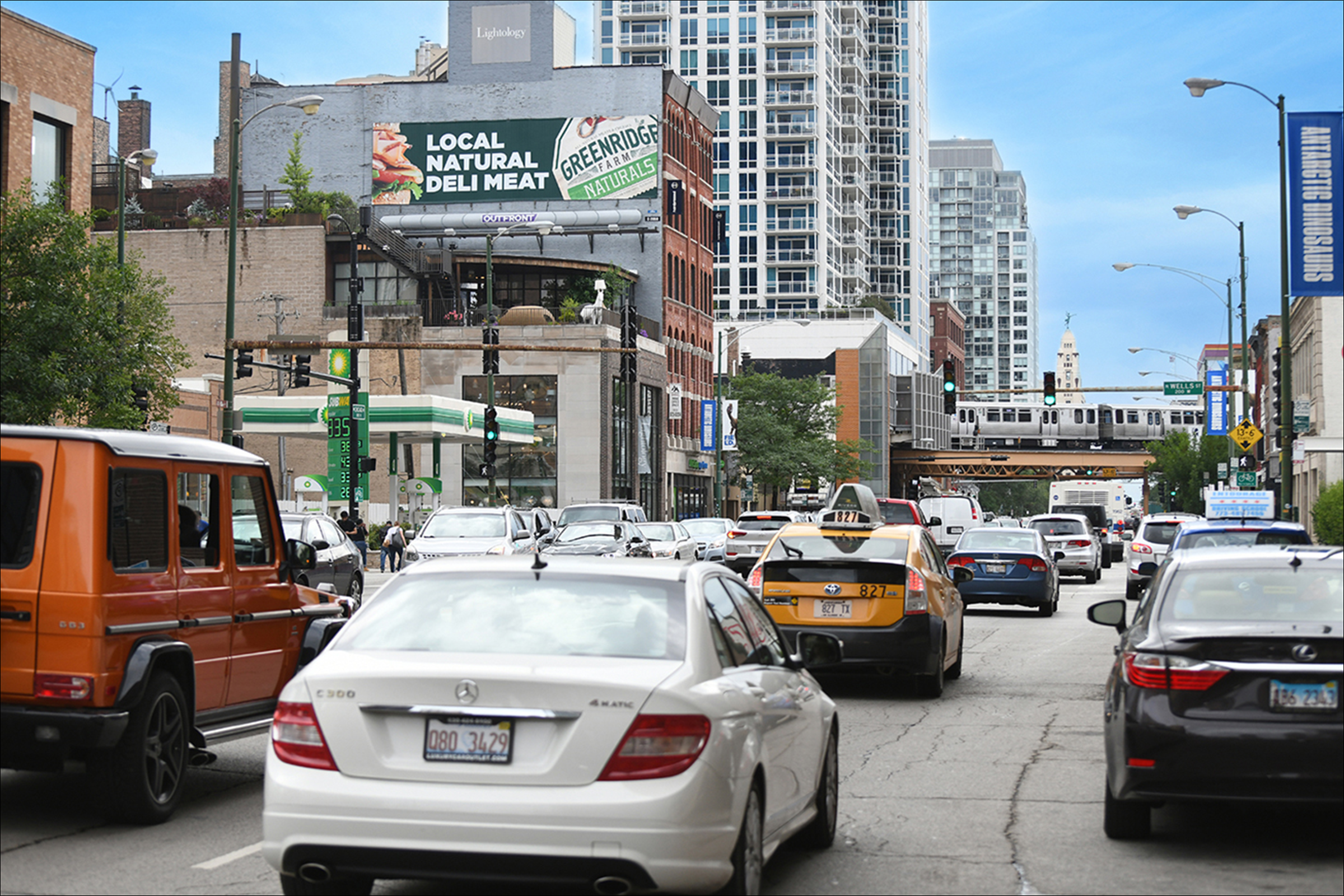 S/L Chicago Avenue w/o LaSalle Dr