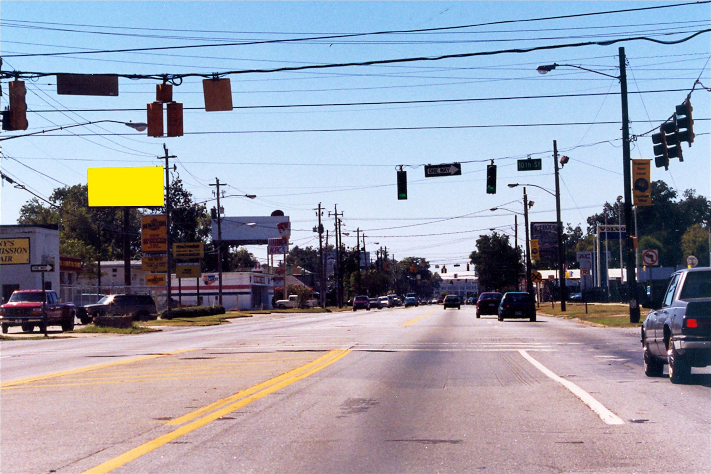 Veterans Pkwy S/O 10Th St E/S