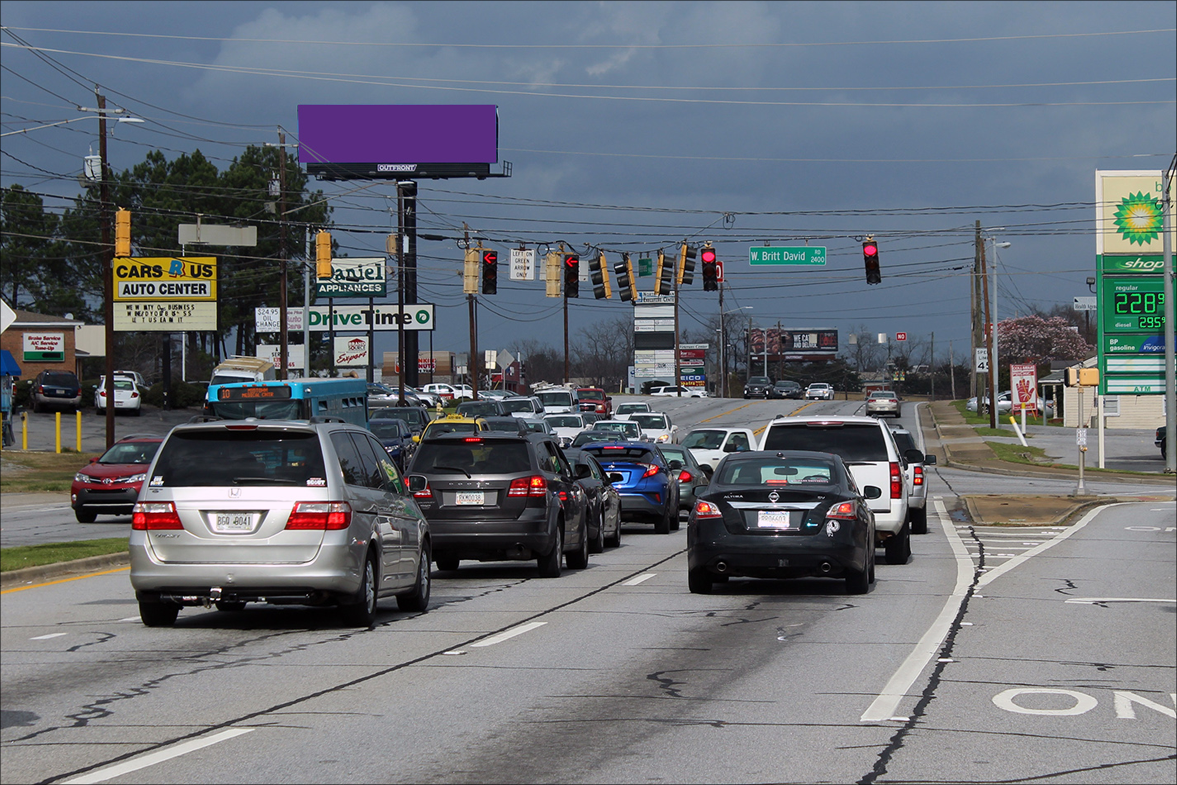 Veterans Pkwy N/O I-185 W/S