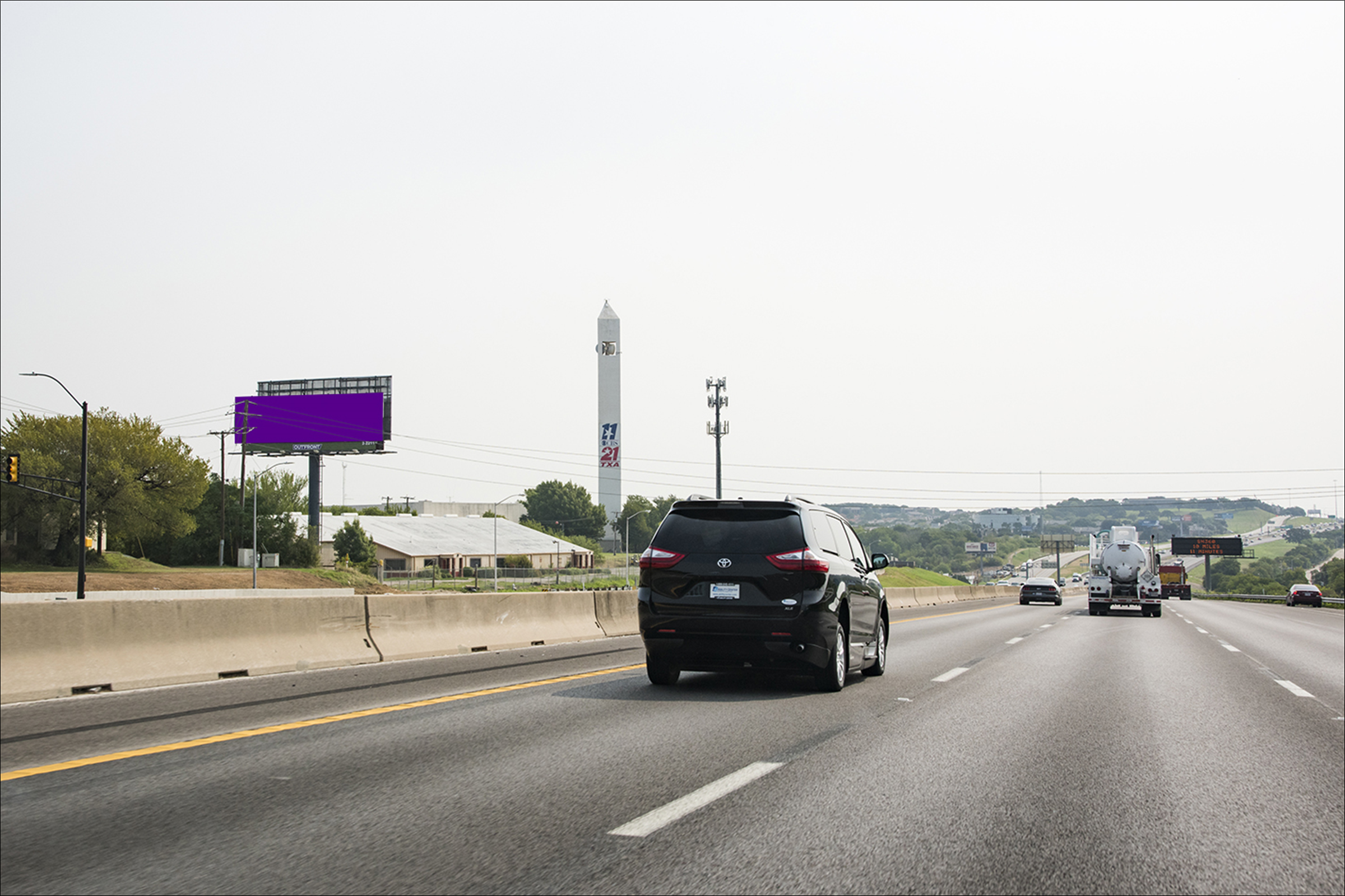 I-30 (Tom Landry) E/O Oakland N/S
