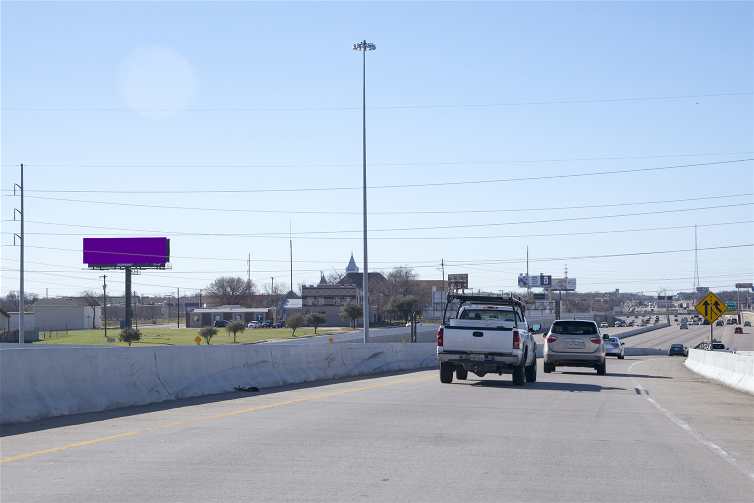 I-35W .1 Mi S/O Vickery E/S