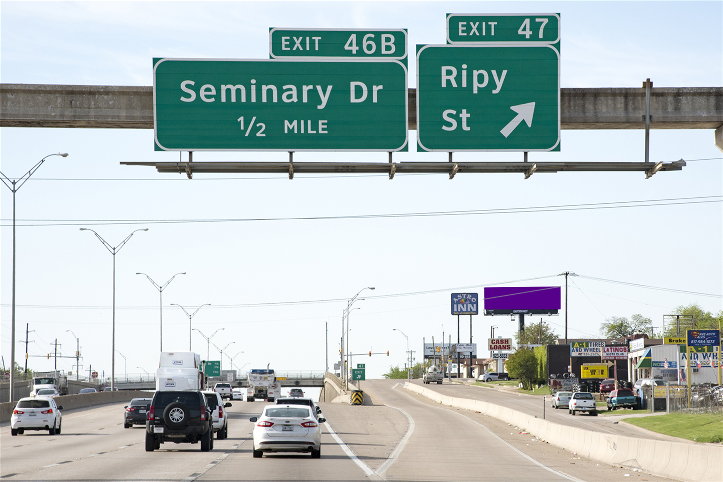 I-35W 200' N/O Ripy W/S