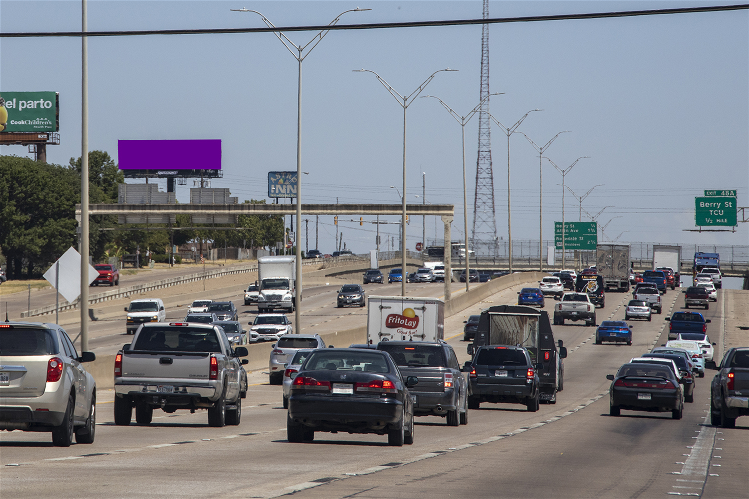 I-35W 200' N/O Ripy W/S