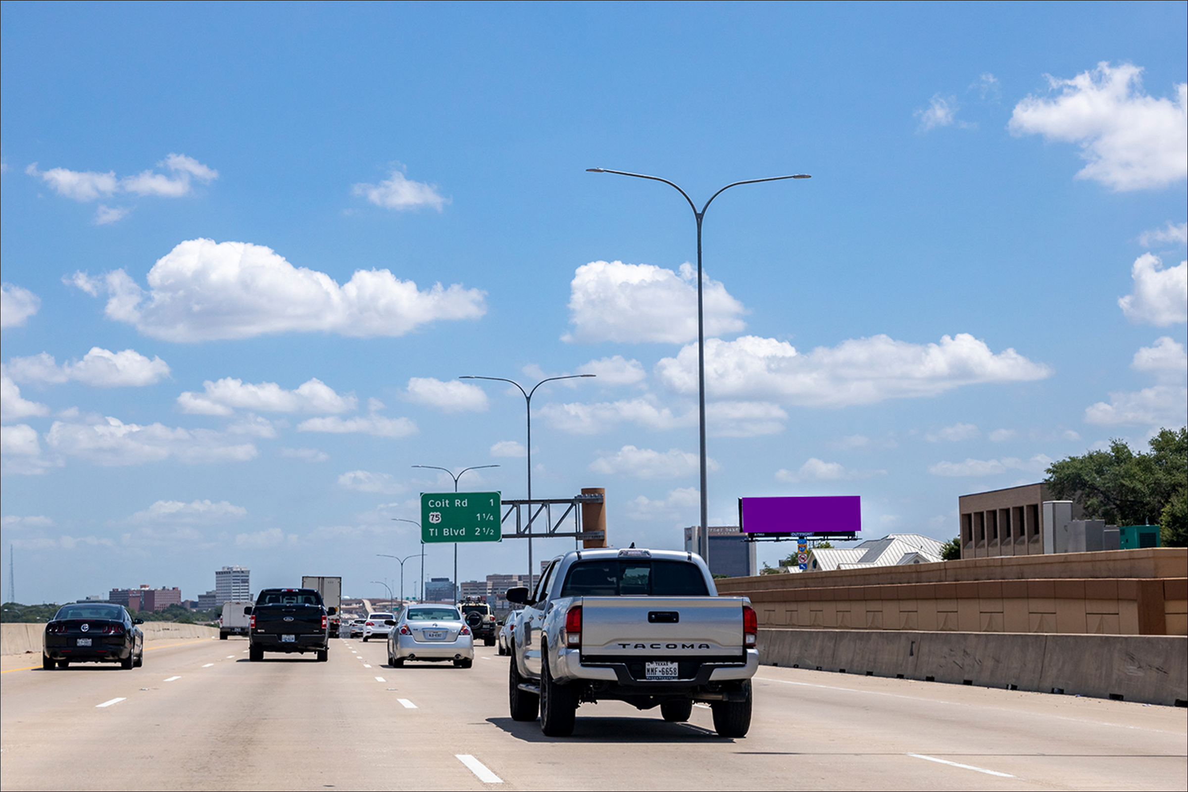 LBJ (635) .5 Mi W/O Hillcrest S/S