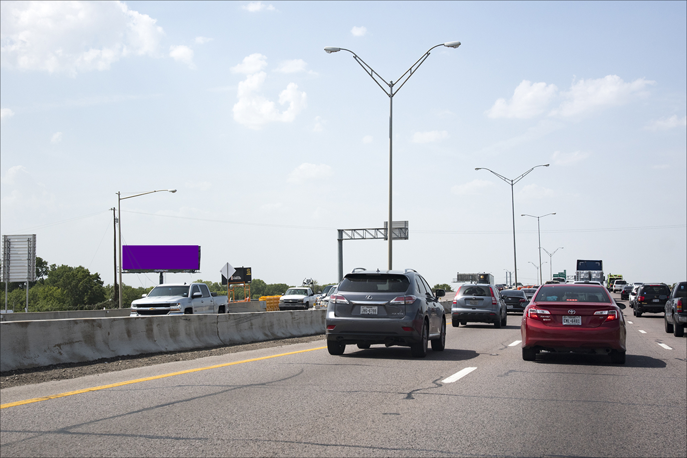 I-35E  1000' N/O Regal Row W/S