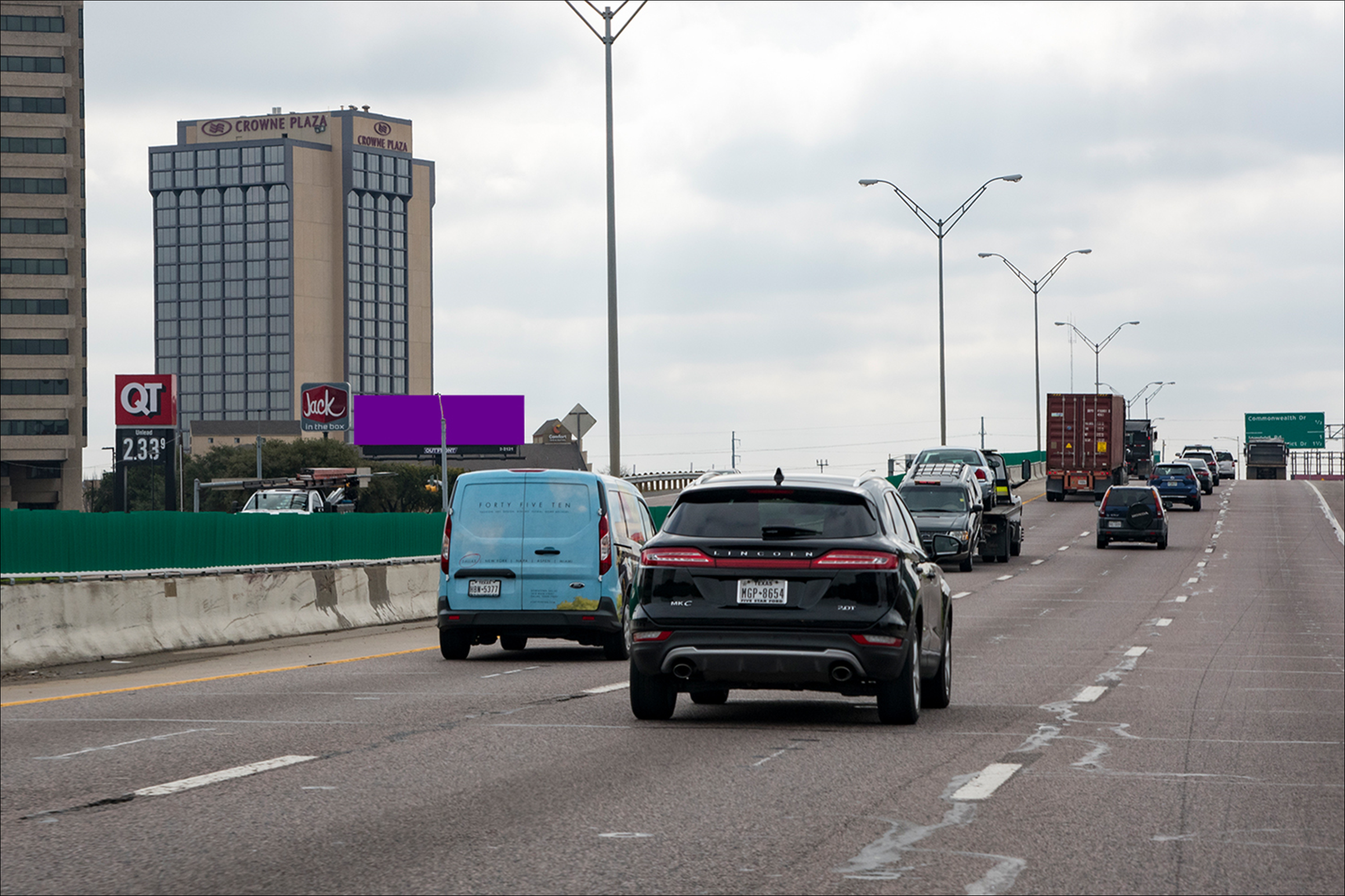 I-35E S/O Mockingbird E/S