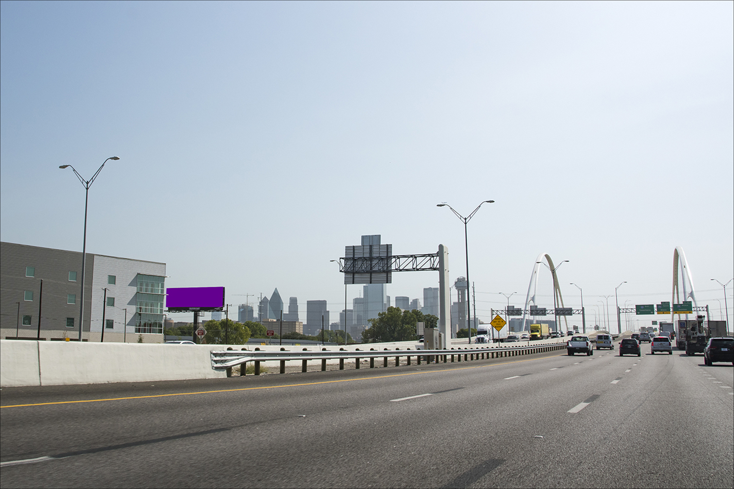 I-30 (Tom Landry) 600' W/O Beckley N/S